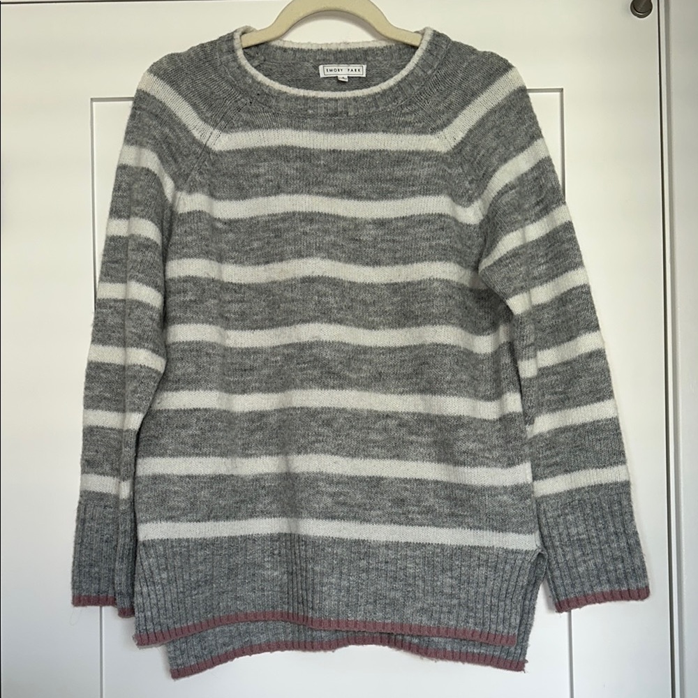 Emory Park Gray and White Striped Crew Neck Sweater